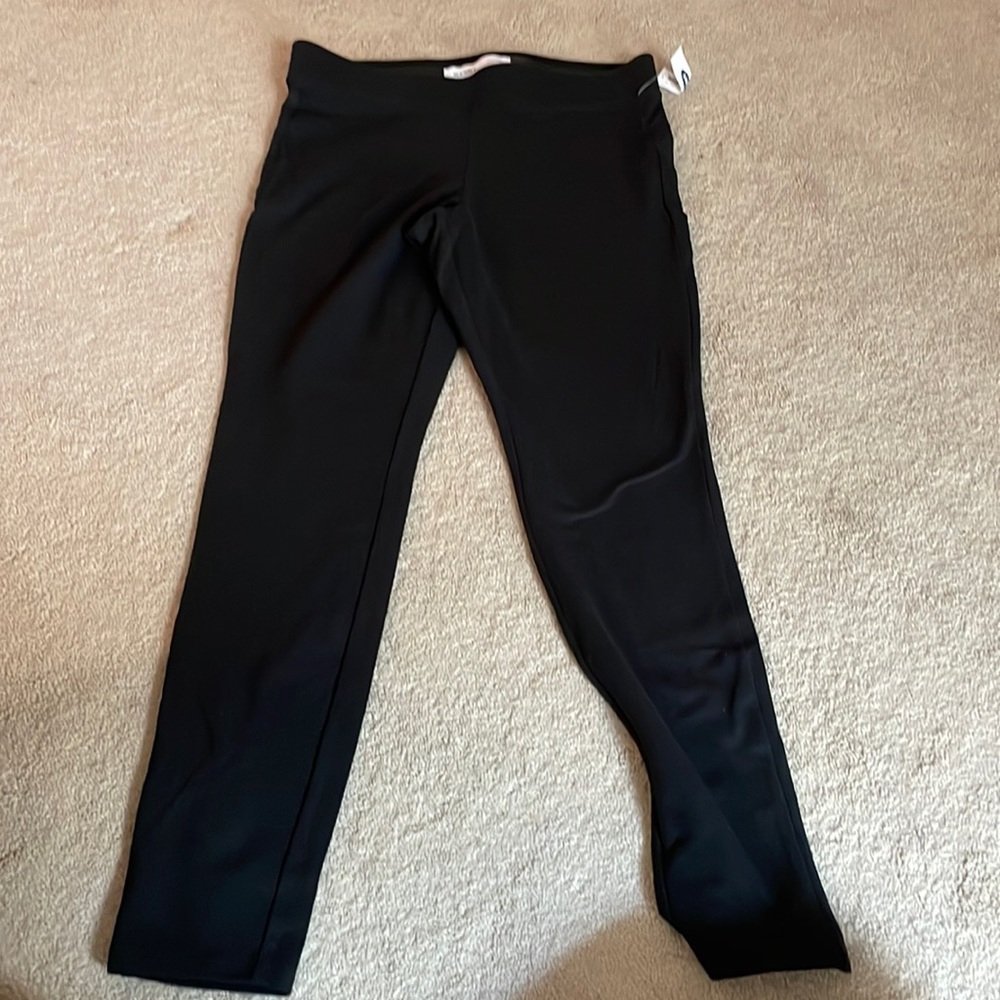 NWT - Old Navy size medium Legging.